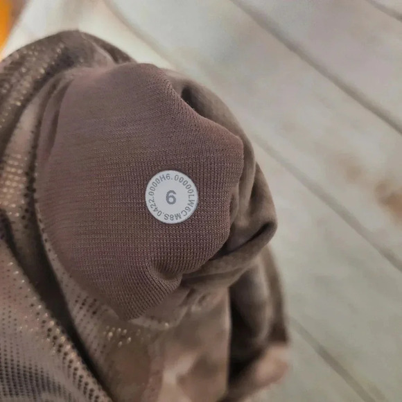 Lululemon Womens Size 6 Align 23" Shine Diamond Dye Misty Shell Crop Leggings - Picture 9 of 9